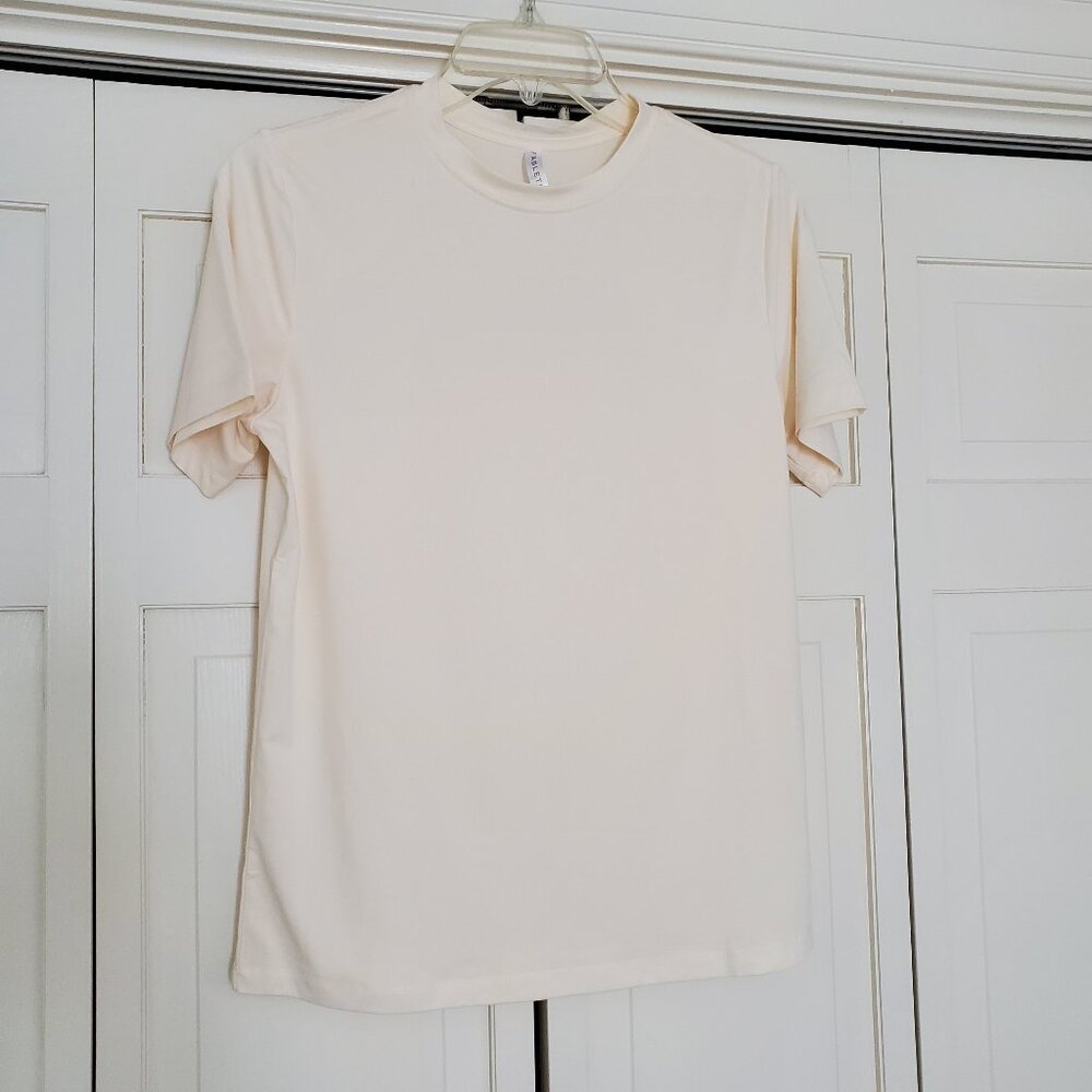 Fabletics Dry-Flex Short-Sleeve Tee Cream/Ivory XS